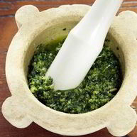 Рецепт Песто из петрушки, грецких орехов и семян льна
