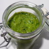 Рецепт Соуса песто с черемшой, грецкими орехами и пекорино