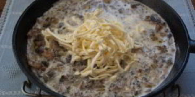 Рецепт соуса с грибами и сыром