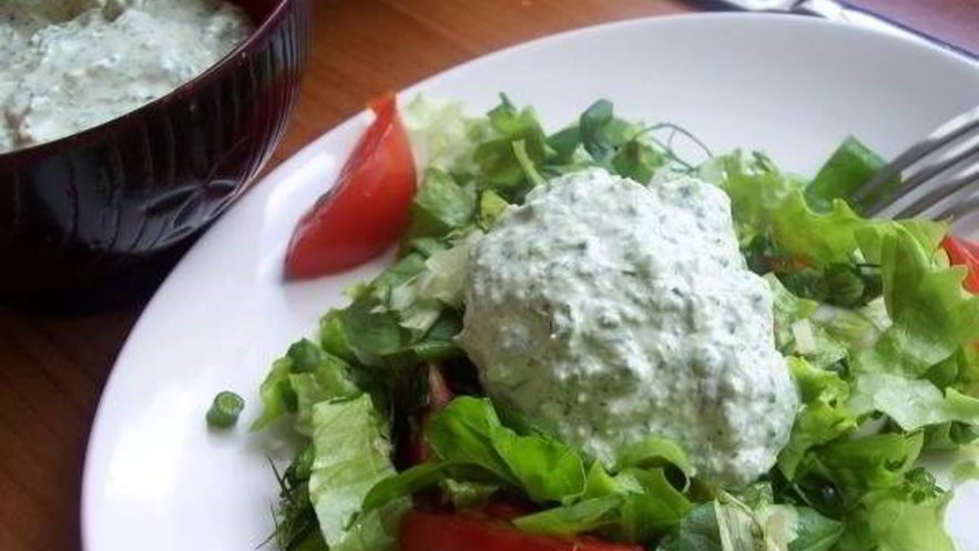 Рецепт соуса с зеленым луком, бульоном и сливками к жареному мясу