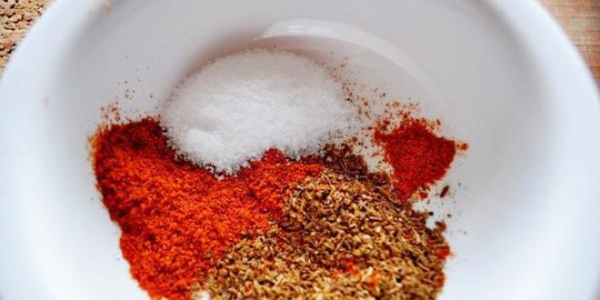 Рецепт персиковой сальсы с чипсами из лаваша