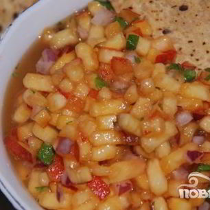 Рецепт Персиковой сальсы с кинзой, мятой и имбирем