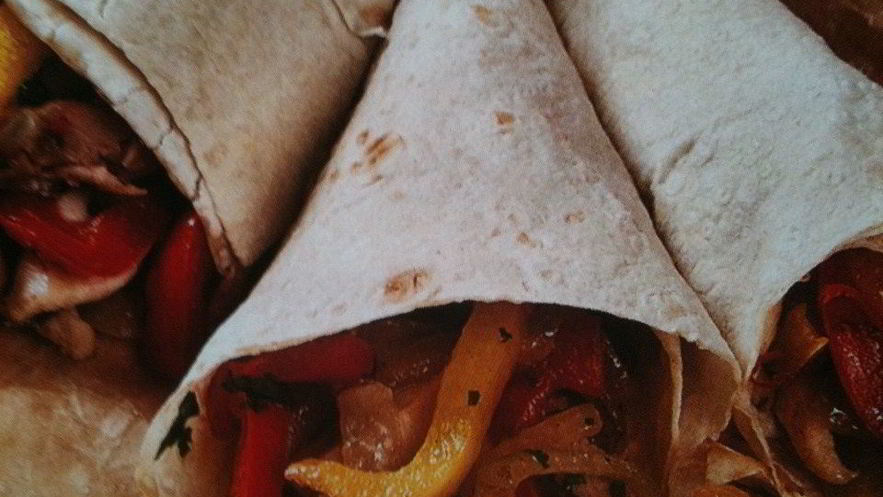 Рецепт тако с курицей и соусом сальса