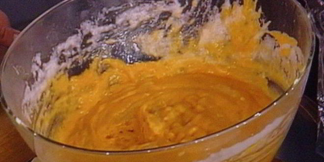 Рецепт тартара из форели на блинчиках из батата, авокадо-рукола салат