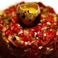 Рецепт Тартара из говядины с анчоусами и корнишонами