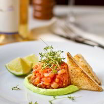 Рецепт Тартара из лосося с кремом из авокадо