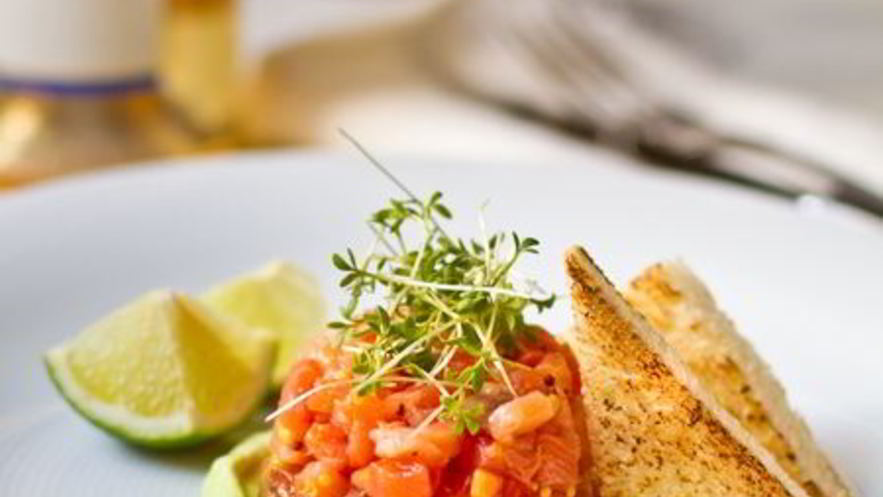 Рецепт тартара из лосося с кремом из авокадо