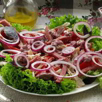 Рецепт Мясного салата с майонезом-Ткемали