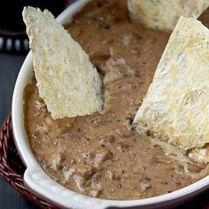 Рецепт Горячего сырного соуса с цесаркой и домашними чипсами