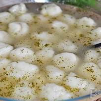 Бульон с клецками