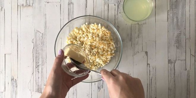 Рецепт трески по-польски на рыбном бульоне с корнем сельдерея