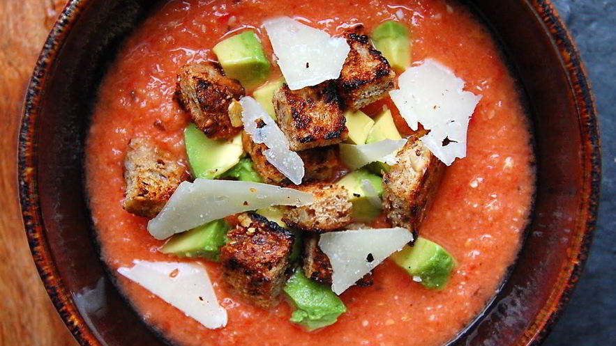 Рецепт гаспачо с домашними гренками