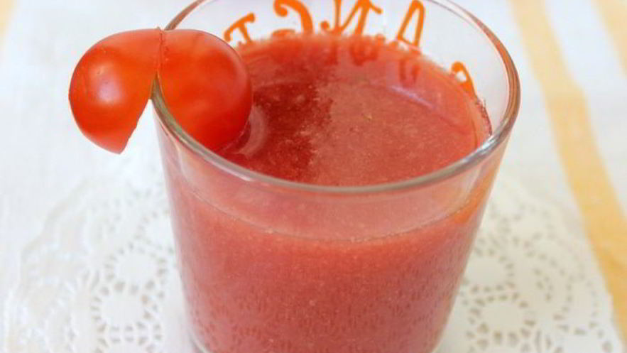 Рецепт томатна-вишневого гаспачо в стаканах