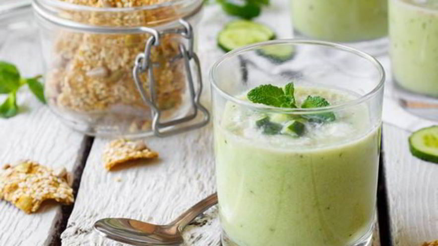 Рецепт холодного крема-супа из огурца и сельдерея