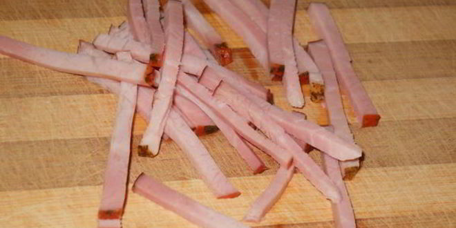 Рецепт холодного огуречного супа с фасолью и ветчиной