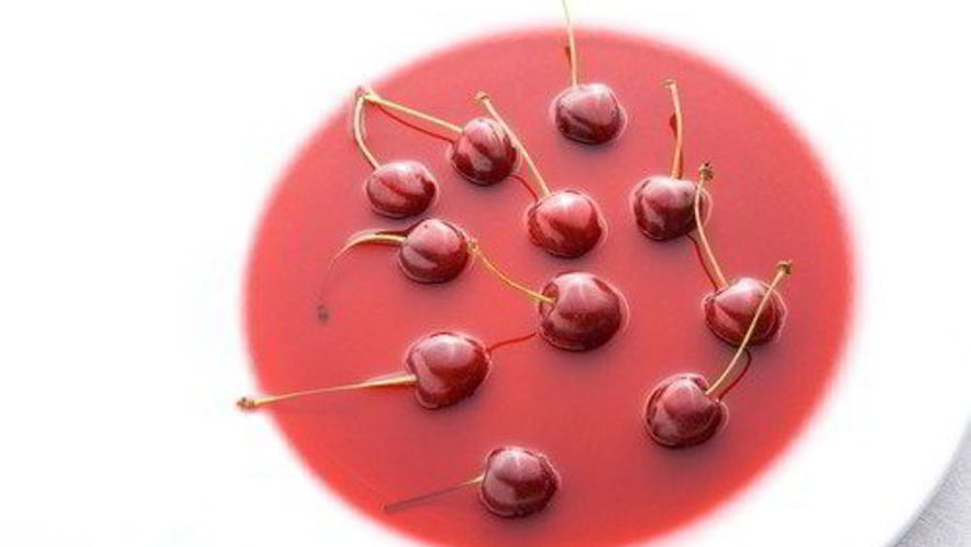 Рецепт холодного вишневого супа с бренди