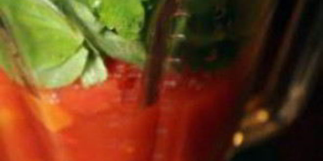 Рецепт томатна-клубничного гаспачо