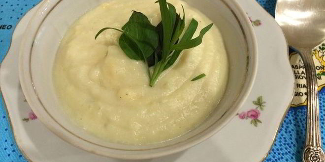 Рецепт крема-супа из цветной капусты с голубым сыром