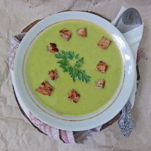 Рецепт Крема-супа с зеленым горошком и сухариками