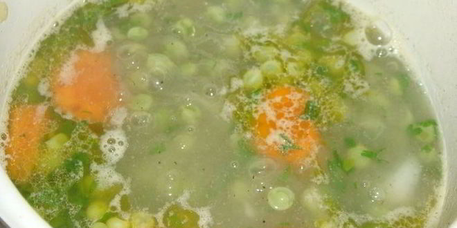 Рецепт крема-супа с зеленым горошком и сухариками