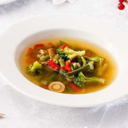 Рецепт Куриного супа из цветной капусты с лесными грибами