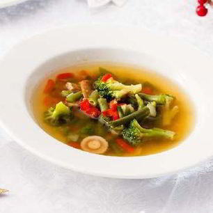 Рецепт Куриного супа из цветной капусты с лесными грибами