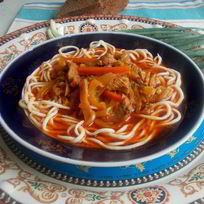 Лагман с тянутой лапшой