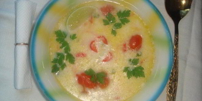 Рецепт молочного супа по-тайски с курочкой, креветками и помидорчиками черри