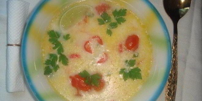 Рецепт молочного супа по-тайски с курочкой, креветками и помидорчиками черри