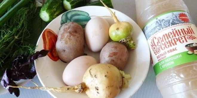 Рецепт летней окрошки с репой и пирожками с мясом