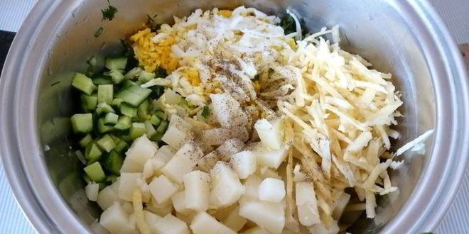 Рецепт летней окрошки с репой и пирожками с мясом