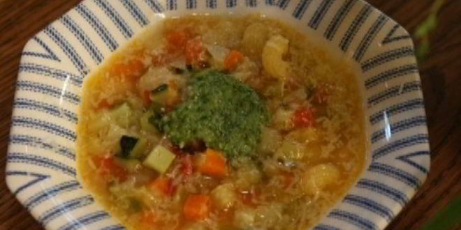 Рецепт овощного итальянского супа с песто