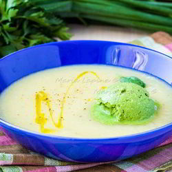 Рецепт Овощного крема-супа с мороженым из шпината и сметаны