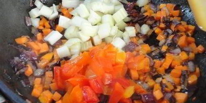 Рецепт овощного супа с сырными шариками