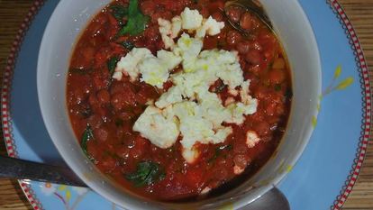 Рецепт Чечевичной похлебки со свеклой и шпинатом