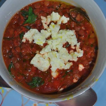 Рецепт Чечевичной похлебки со свеклой и шпинатом