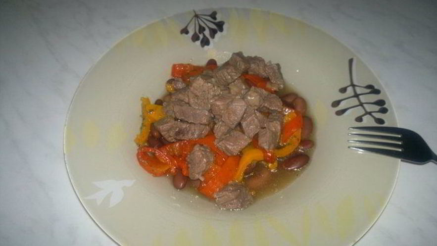 Рецепт похлебки из бобов со сладкими перцами и мясным бульоном на бальзамическом уксусе