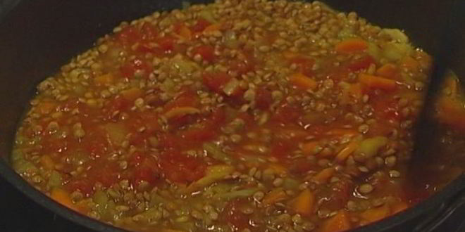 Рецепт пряной чечевичной похлебки с миндалем