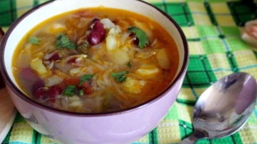 Рецепт щей из квашеной капусты с фасолью