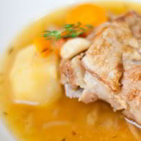 Рецепт Легкой шурпы из баранины с тимьяном