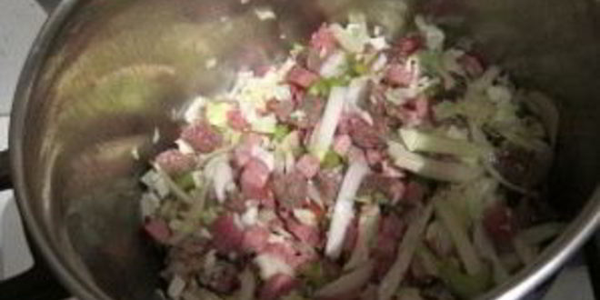 Рецепт солянки колбасной