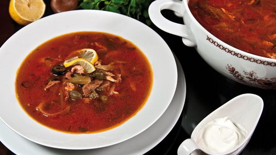 Рецепт солянки мясной на сковороде