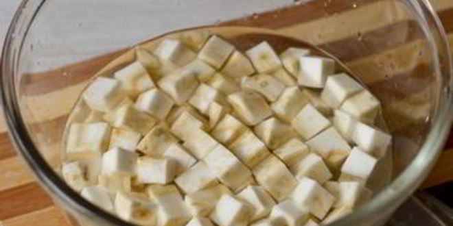 Рецепт супа-пюре из корневого сельдерея с голубым сыром