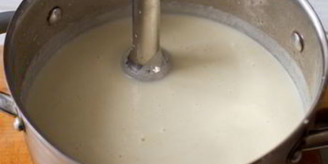 Рецепт супа-пюре из корневого сельдерея с голубым сыром