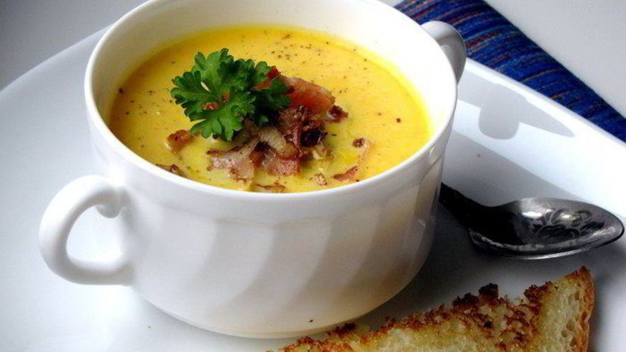Рецепт супа-пюре из тыквы с беконом и орехами