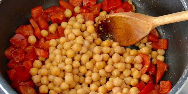 Рецепт томатного супа-пюре с нутом