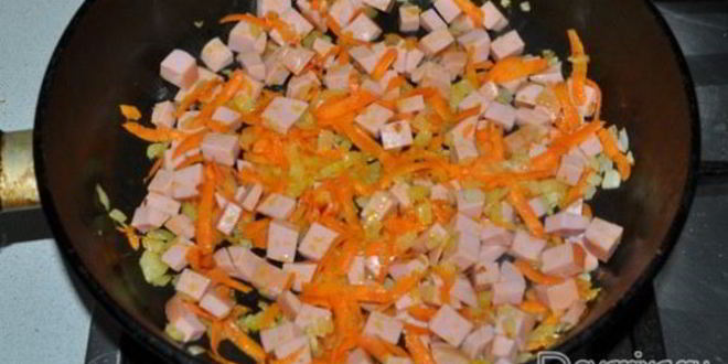 Рецепт супа с колбасой и вермишелью