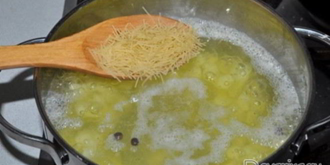 Рецепт супа с колбасой и вермишелью