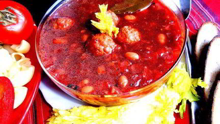 Рецепт Латвийского свекольника с фрикадельками