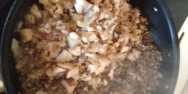 Рецепт свекольника с грибными пельмешками